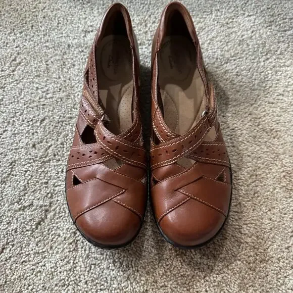 Clarks Brown Leather Women's Loafers Closed Toes Women's Size 9.5 Dressy - Picture 3 of 10